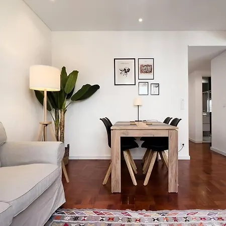 Appartamento Olaias 2 Bed Near Metro 2 *