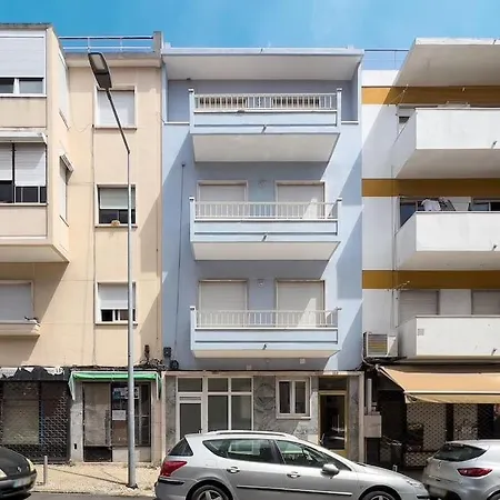 Olaias 2 Bed Near Metro 2 *