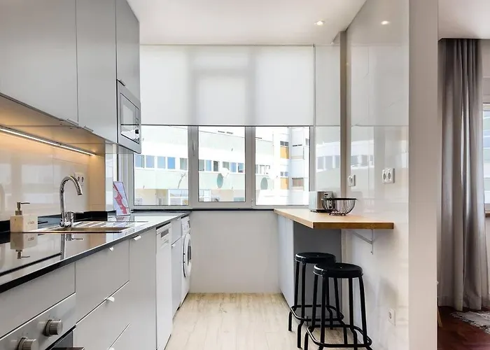 Olaias 2 Bed Near Metro 2 Apartamento