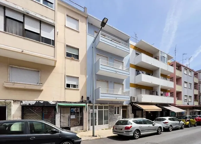 Olaias 2 Bed Near Metro 2 *