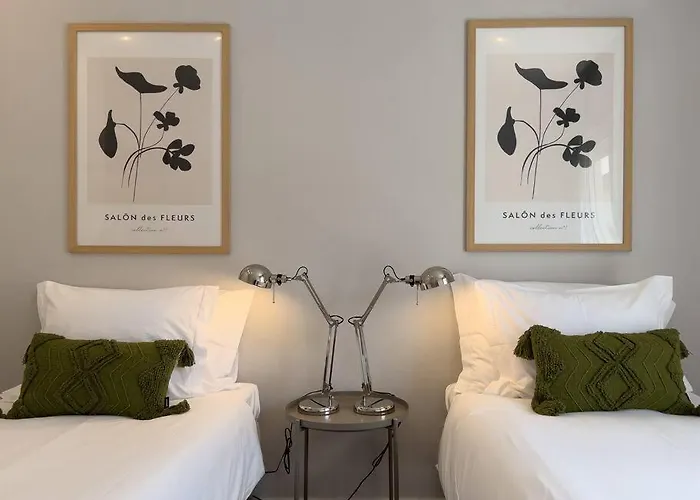 Olaias 2 Bed Near Metro 2 * Lisboa