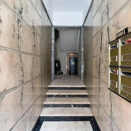 Olaias 2 Bed Near Metro 2 Apartman