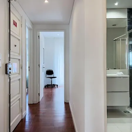 Apartman Olaias 2 Bed Near Metro 2