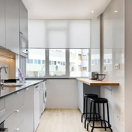 Olaias 2 Bed Near Metro 2 Apartment